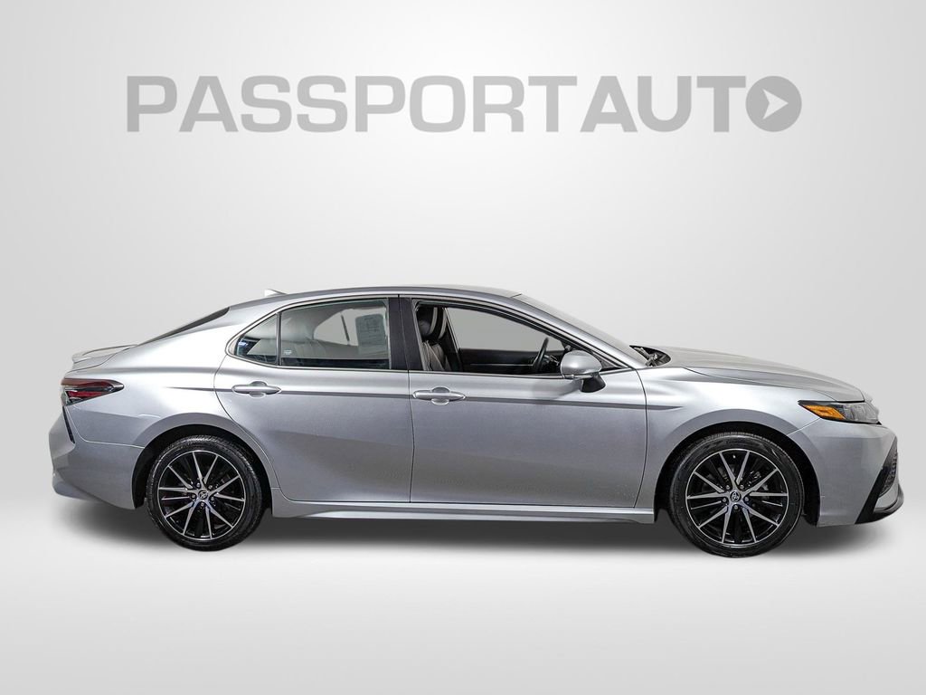 Used 2023 Toyota Camry SE image 8