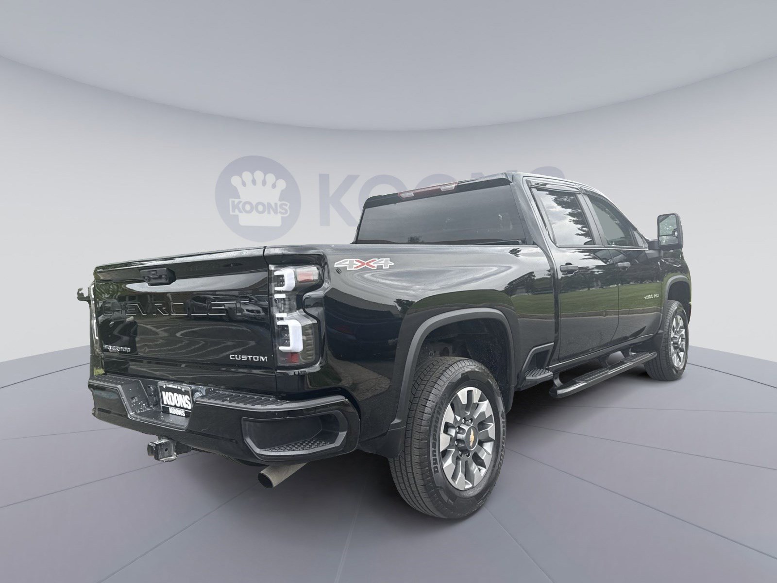 Used 2023 Chevrolet Silverado 2500 Custom w/ Custom Value Package AWD/4WD image 7