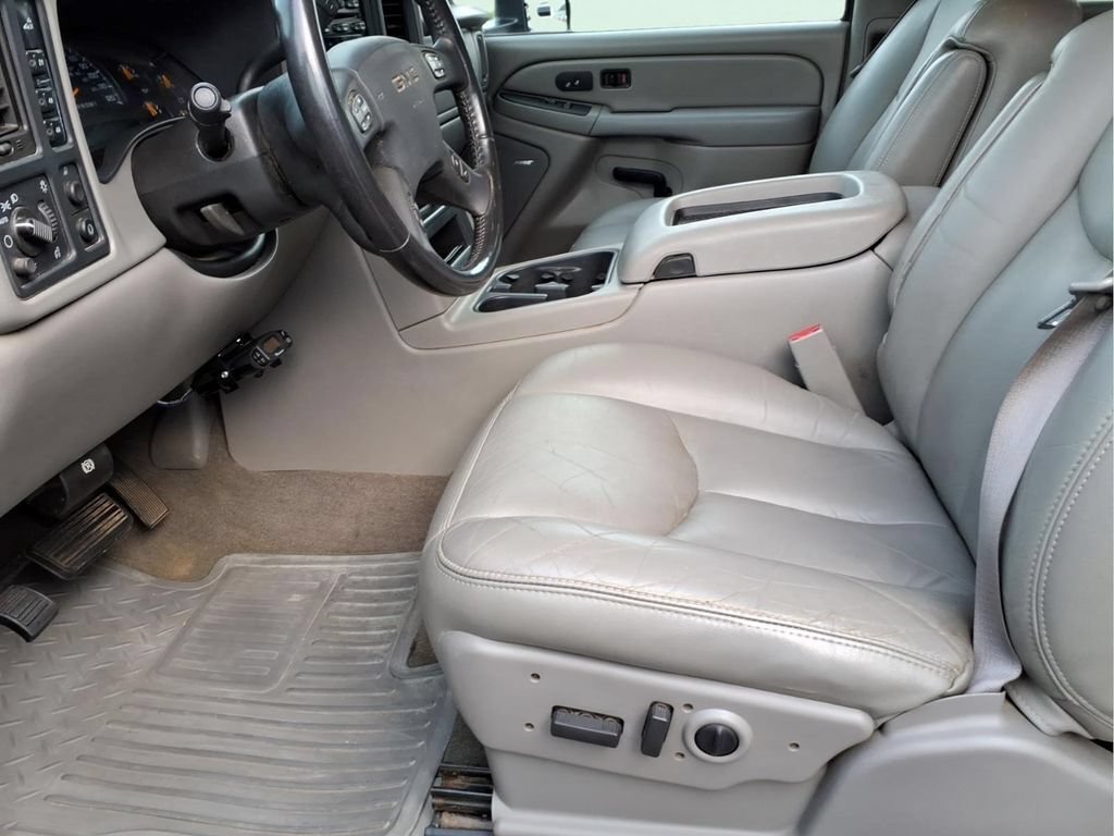 Used 2007 GMC Sierra 3500 SLT w/ Heavy-Duty Power Package AWD/4WD image 13