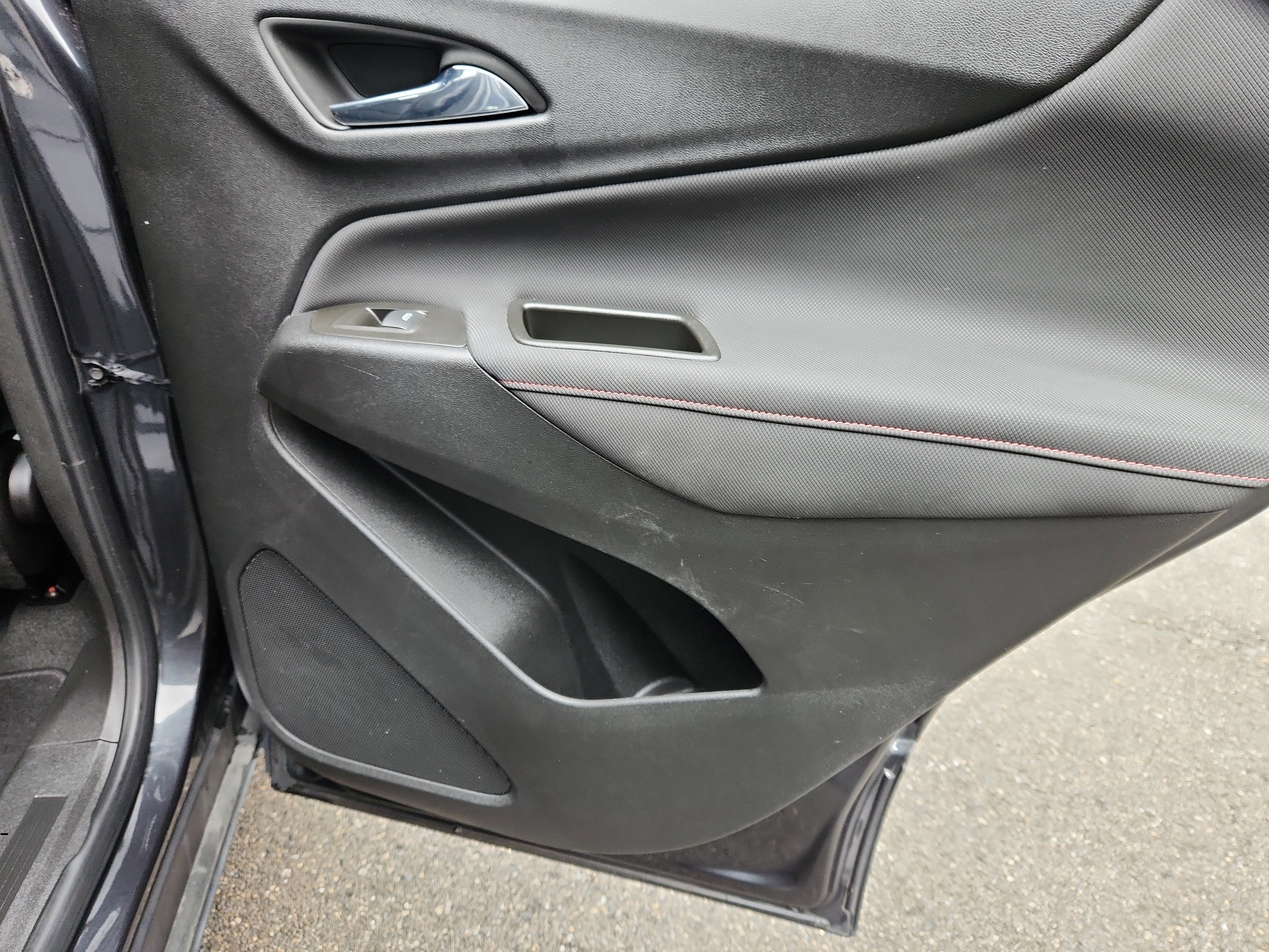 Used 2022 Chevrolet Equinox RS w/ RS Leather Package image 45