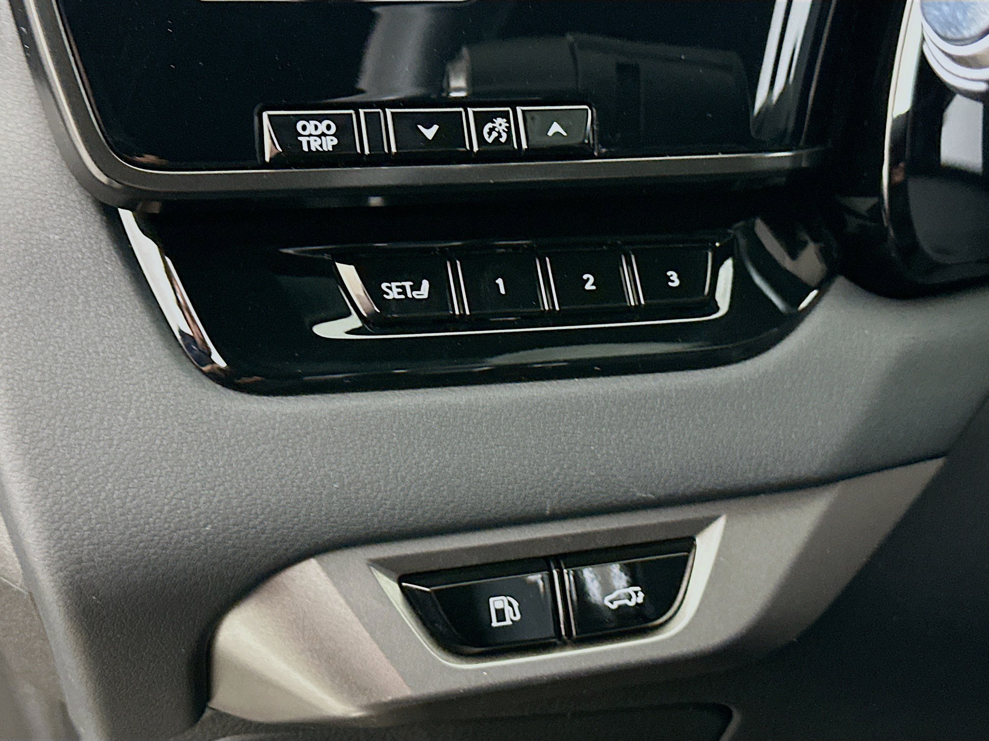 Used 2024 Lexus RX 350 Premium w/ Accessory Package (Z1) FWD image 17