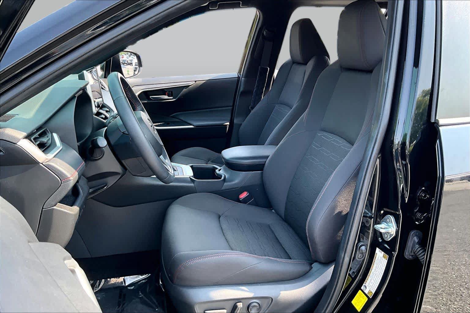 Used 2023 Toyota RAV4 SE w/ Weather & Moonroof Package AWD/4WD image 8