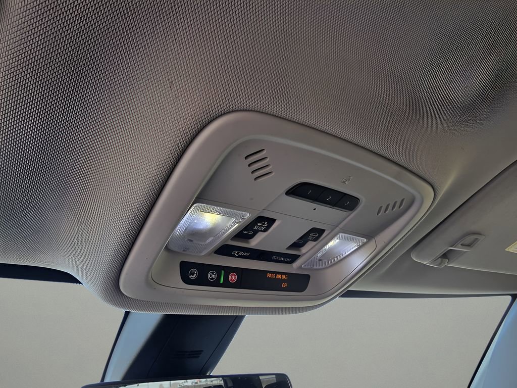 Used 2019 Chevrolet Traverse Premier w/ Driver Confidence II Package image 25