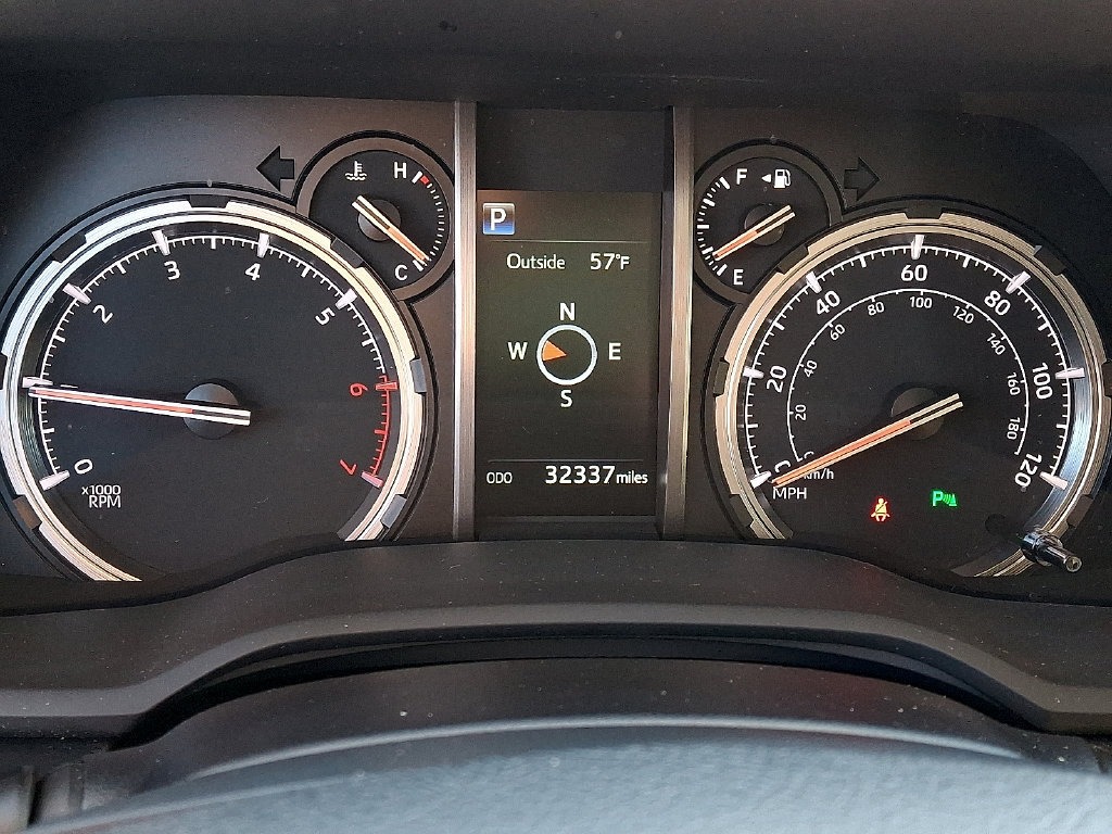 Used 2022 Toyota 4Runner Limited AWD/4WD image 23