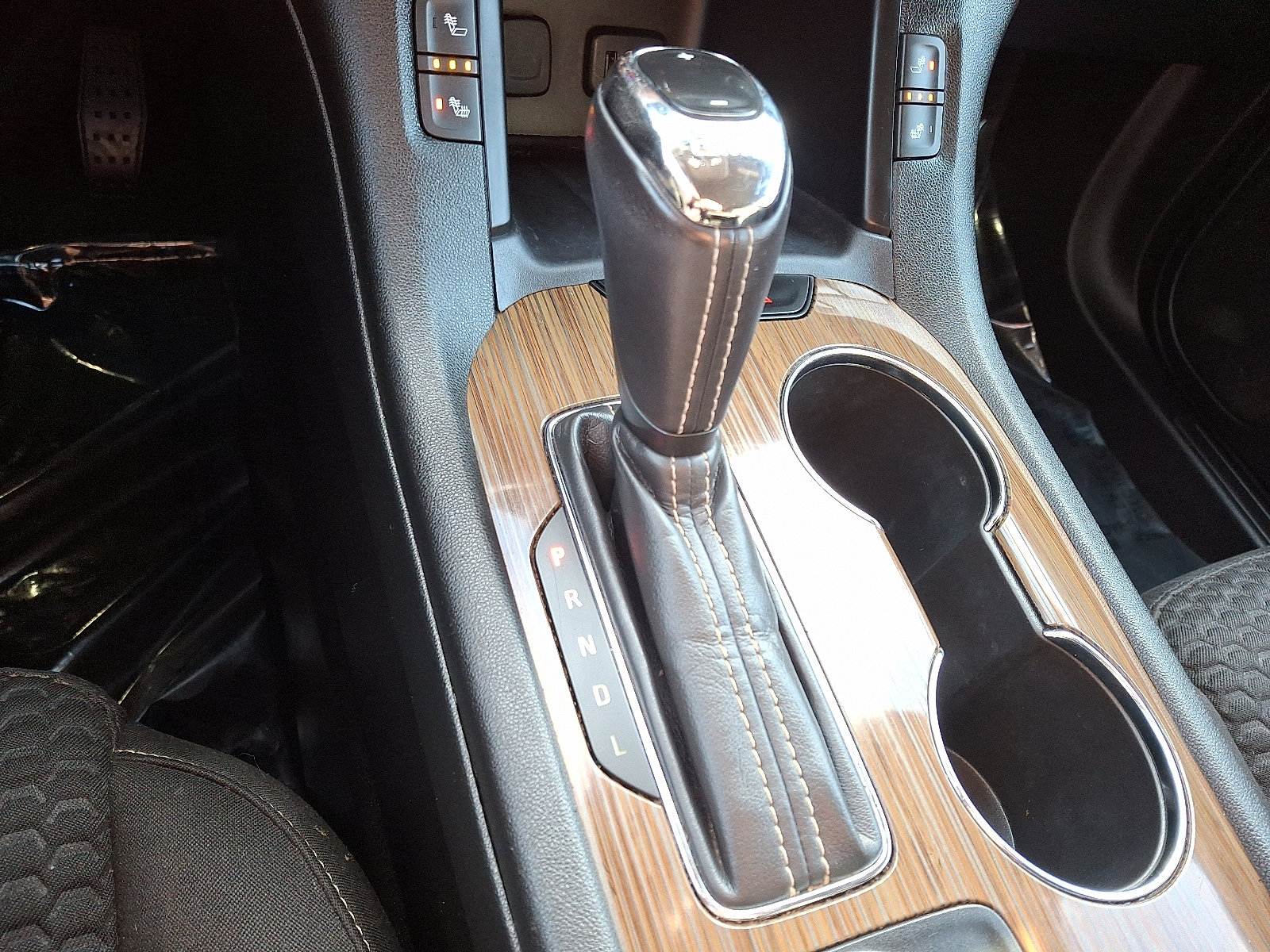 Used 2019 GMC Acadia SLE w/ LPO, Floor Liner Package image 16