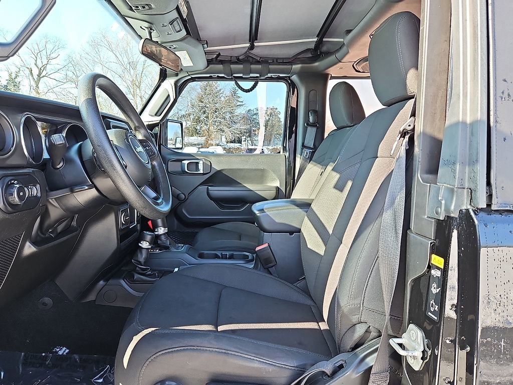 Used 2022 Jeep Wrangler Sport image 15