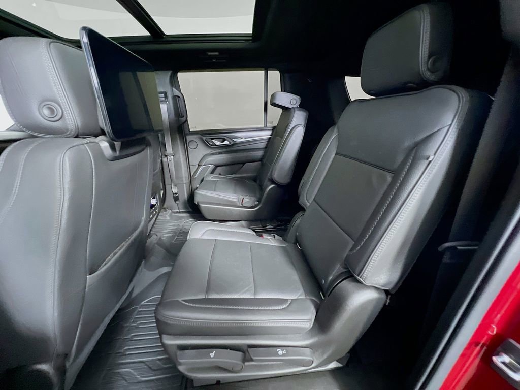 Used 2021 GMC Yukon XL Denali w/ Denali Premium Package AWD/4WD image 25