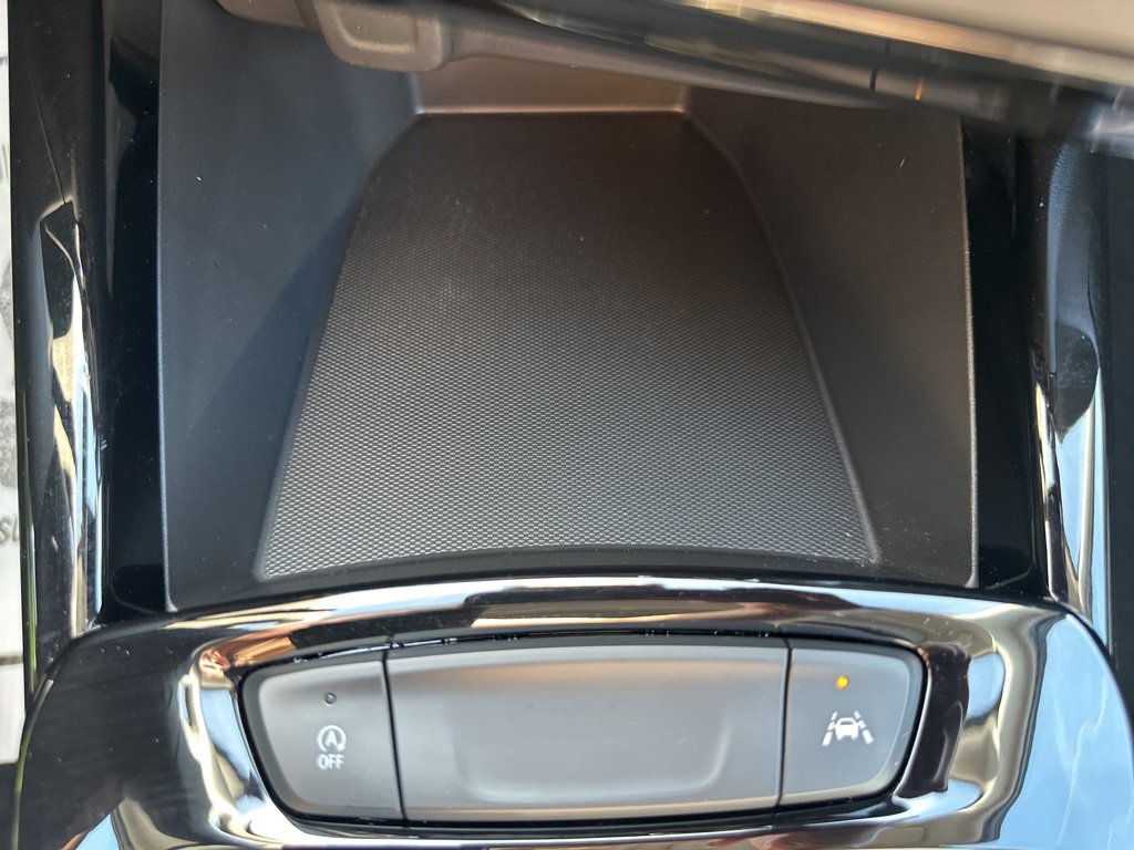 Used 2025 Chevrolet Trax LT w/ Driver Confidence Package image 21