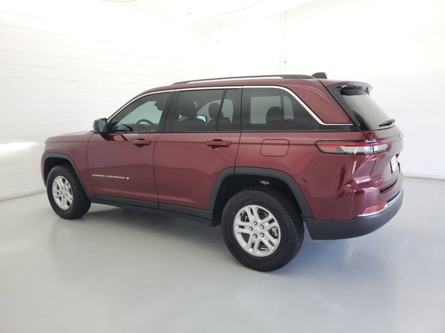 Used 2023 Jeep Grand Cherokee Laredo AWD/4WD image 7