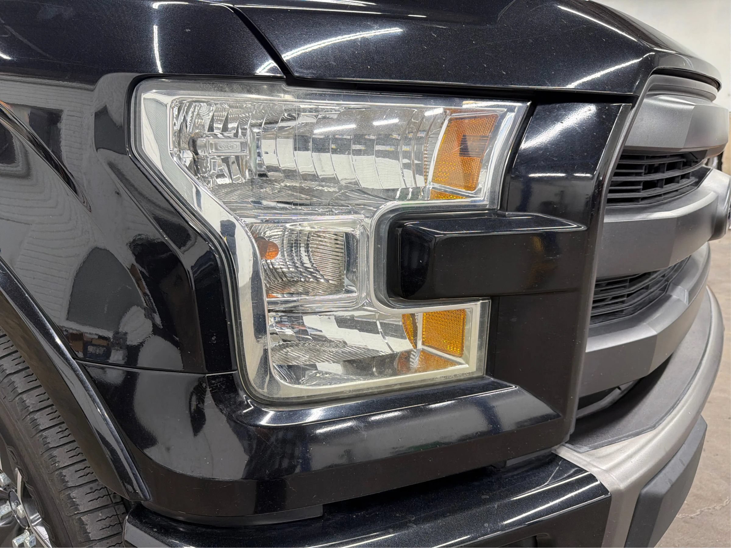 Used 2015 Ford F150 Lariat RWD image 36