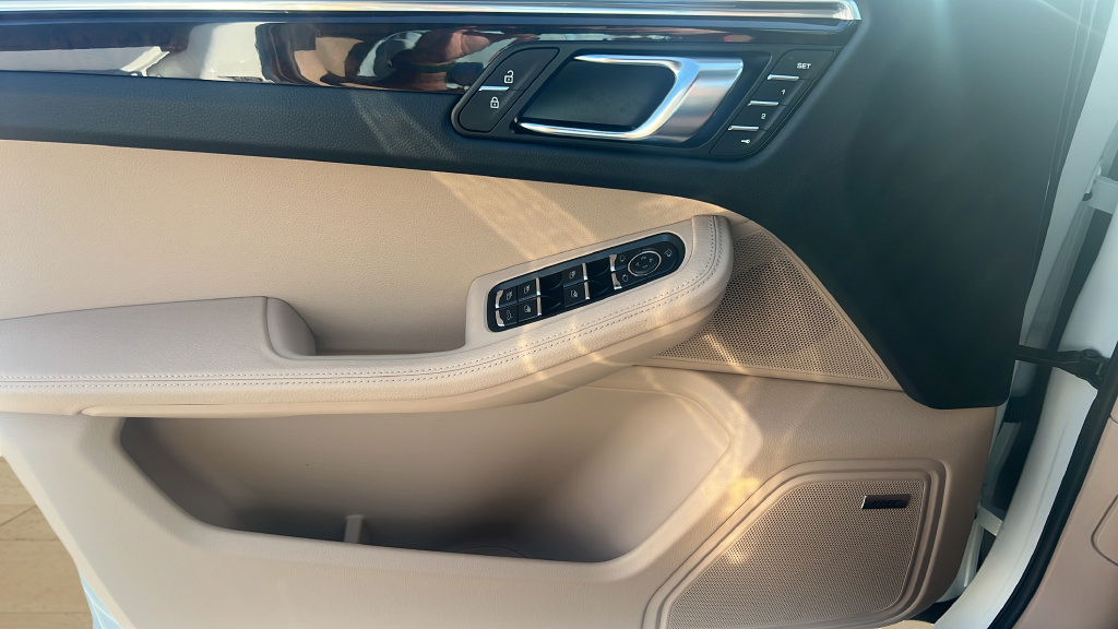 New 2026 Porsche Macan AWD/4WD image 23