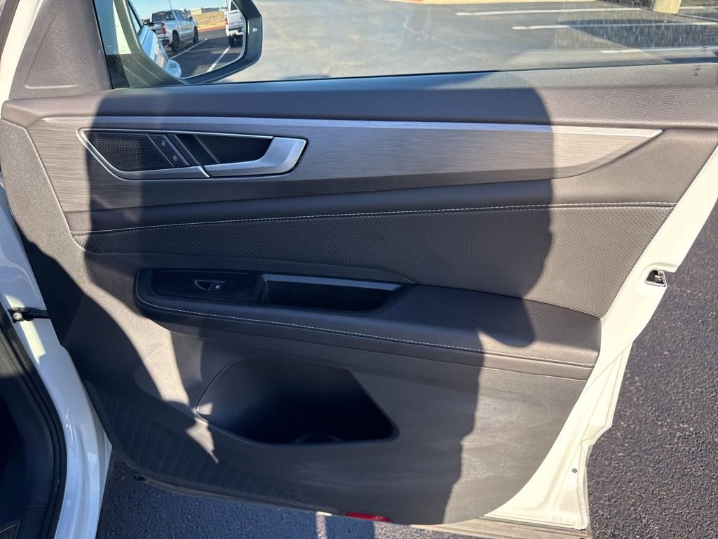 Used 2025 Volkswagen Atlas Cross Sport SE image 30