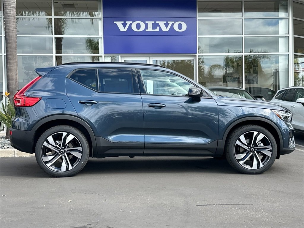 New 2026 Volvo XC40 B5 Ultra image 6