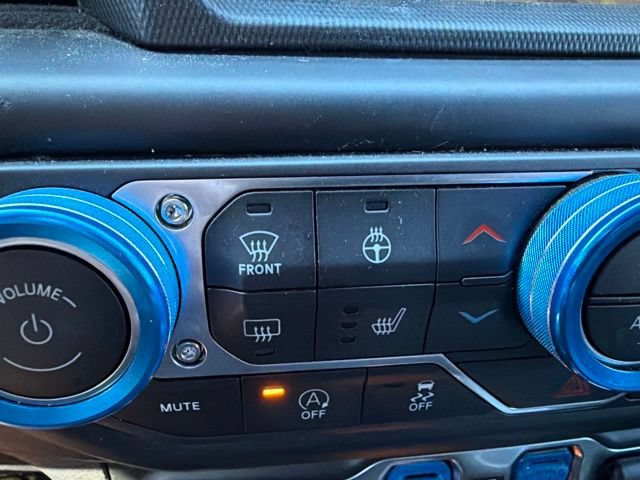 Used 2018 Jeep Wrangler Unlimited Sahara AWD/4WD image 9