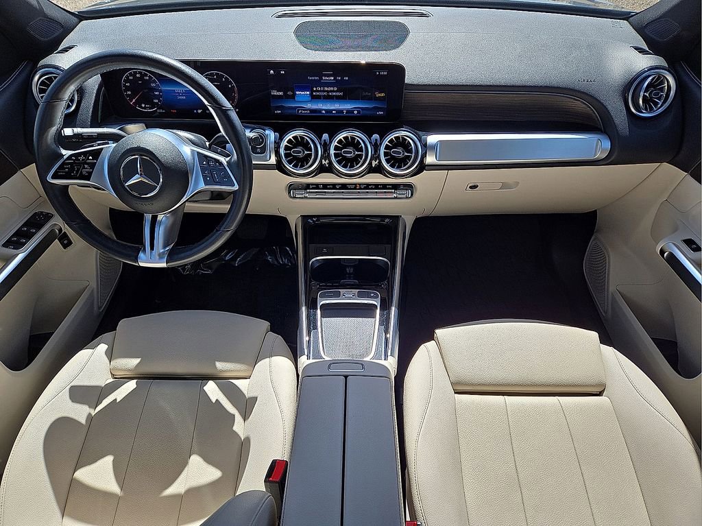 Used 2025 Mercedes-Benz GLB 250 image 16