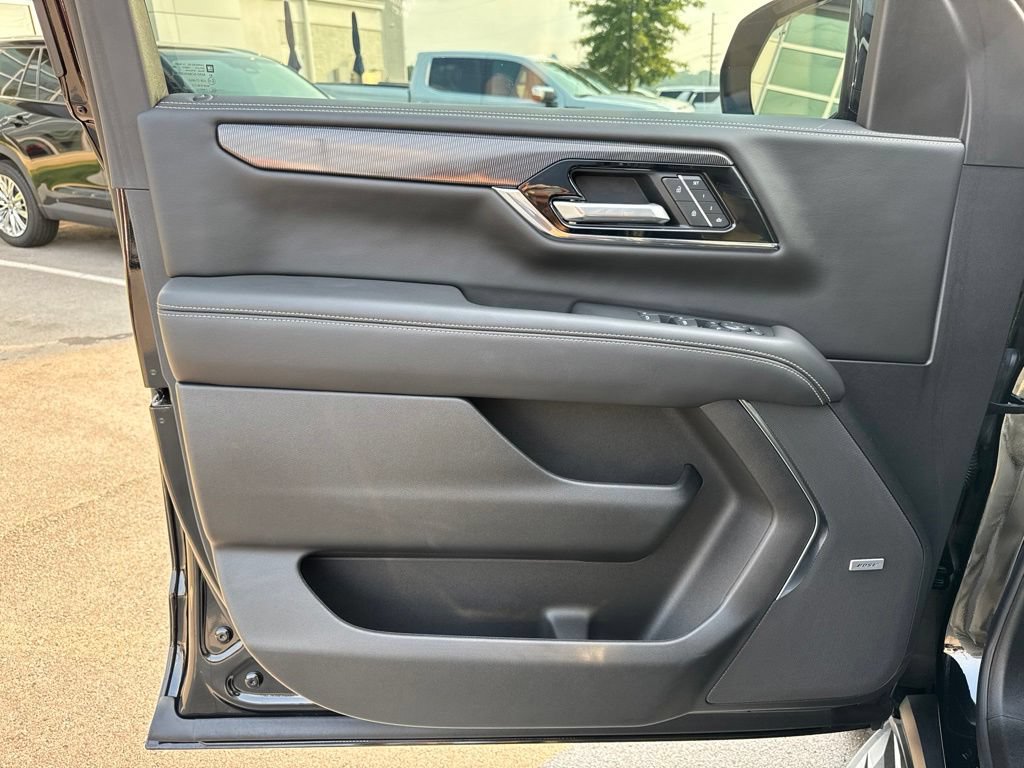 Used 2025 GMC Yukon XL Elevation RWD image 10