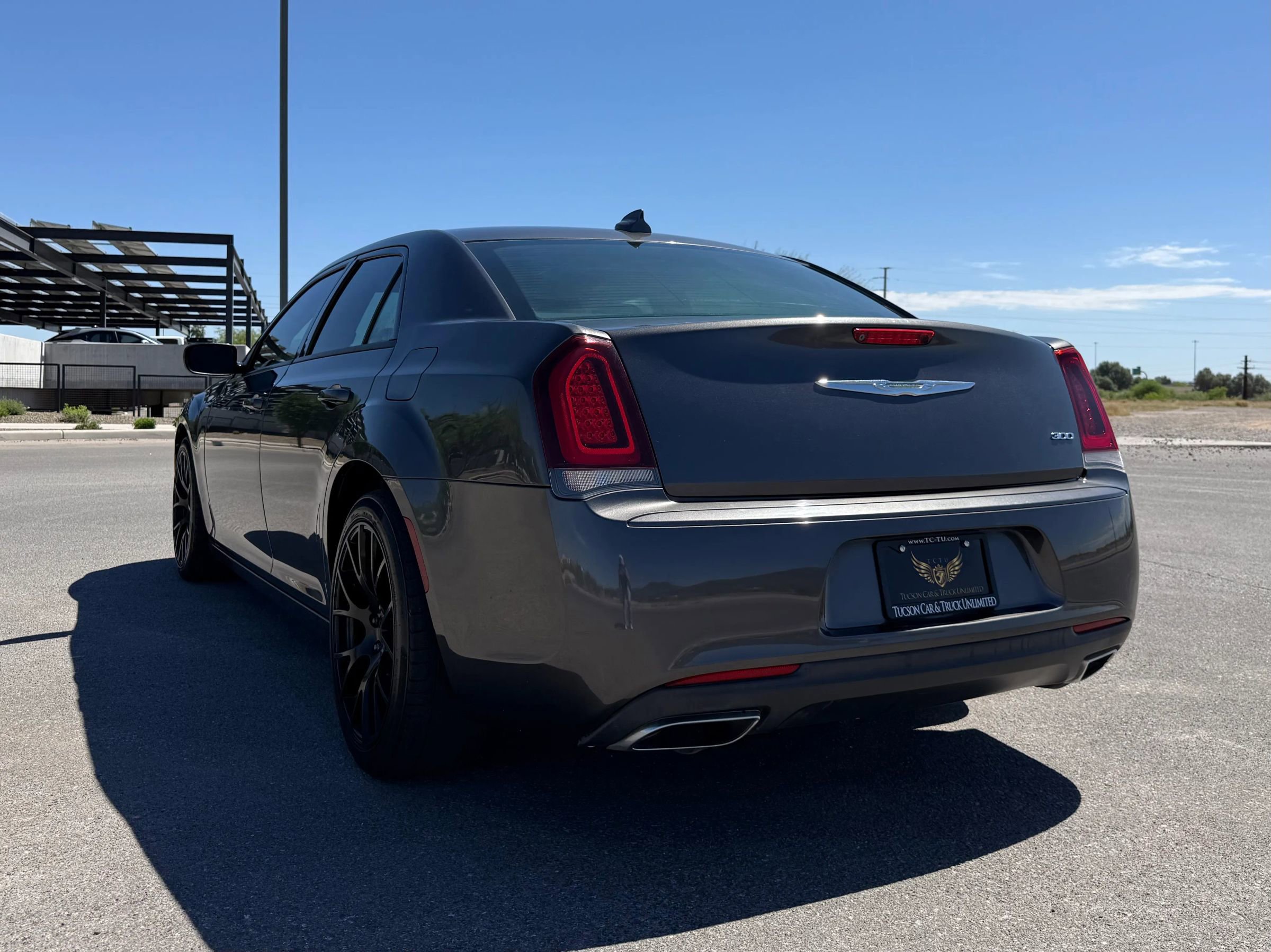 Used 2018 Chrysler 300 Touring w/ Sport Appearance Package image 2