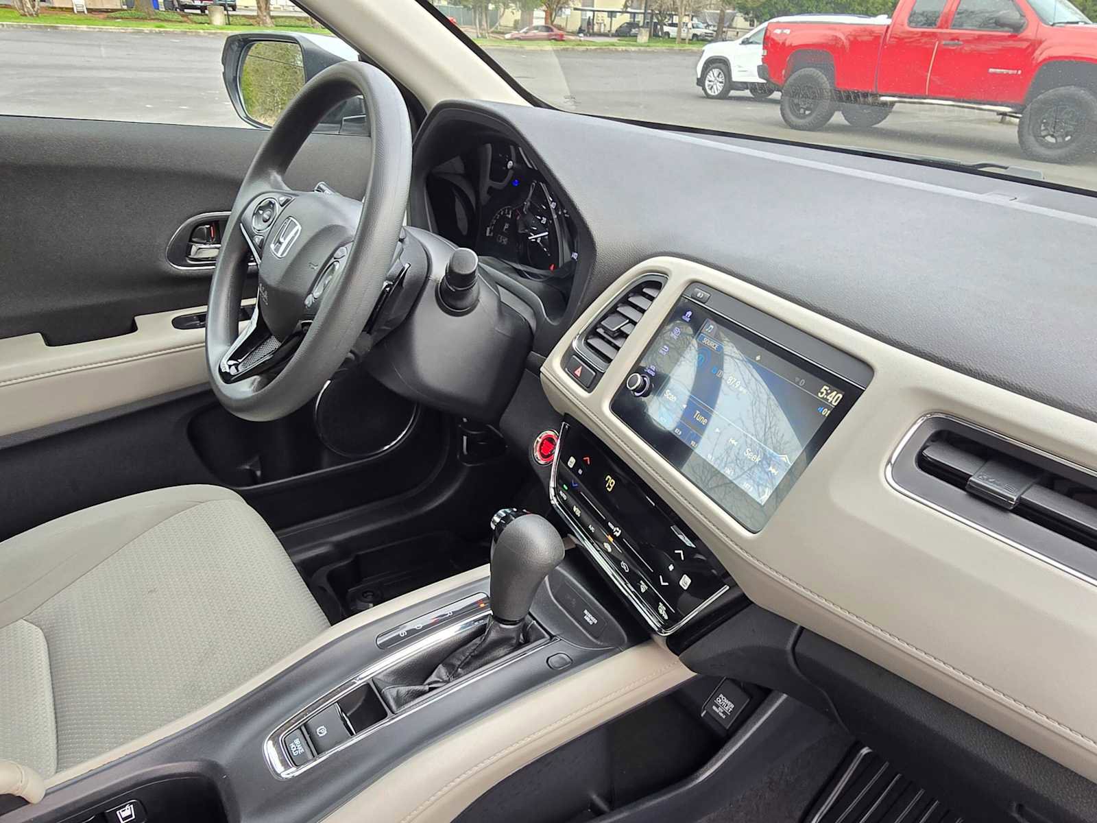 Used 2022 Honda HR-V EX image 11