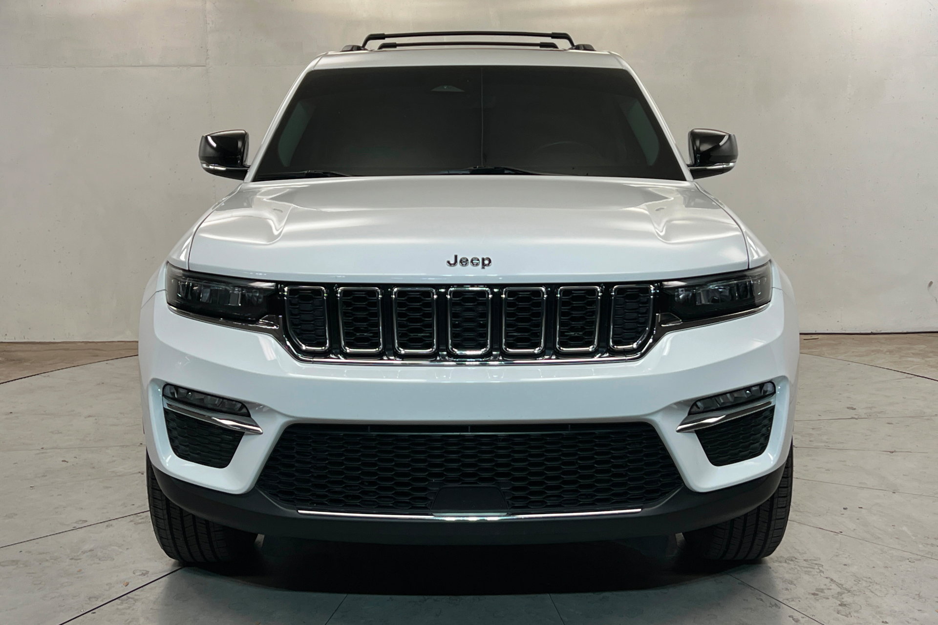 Used 2022 Jeep Grand Cherokee Limited AWD/4WD image 9