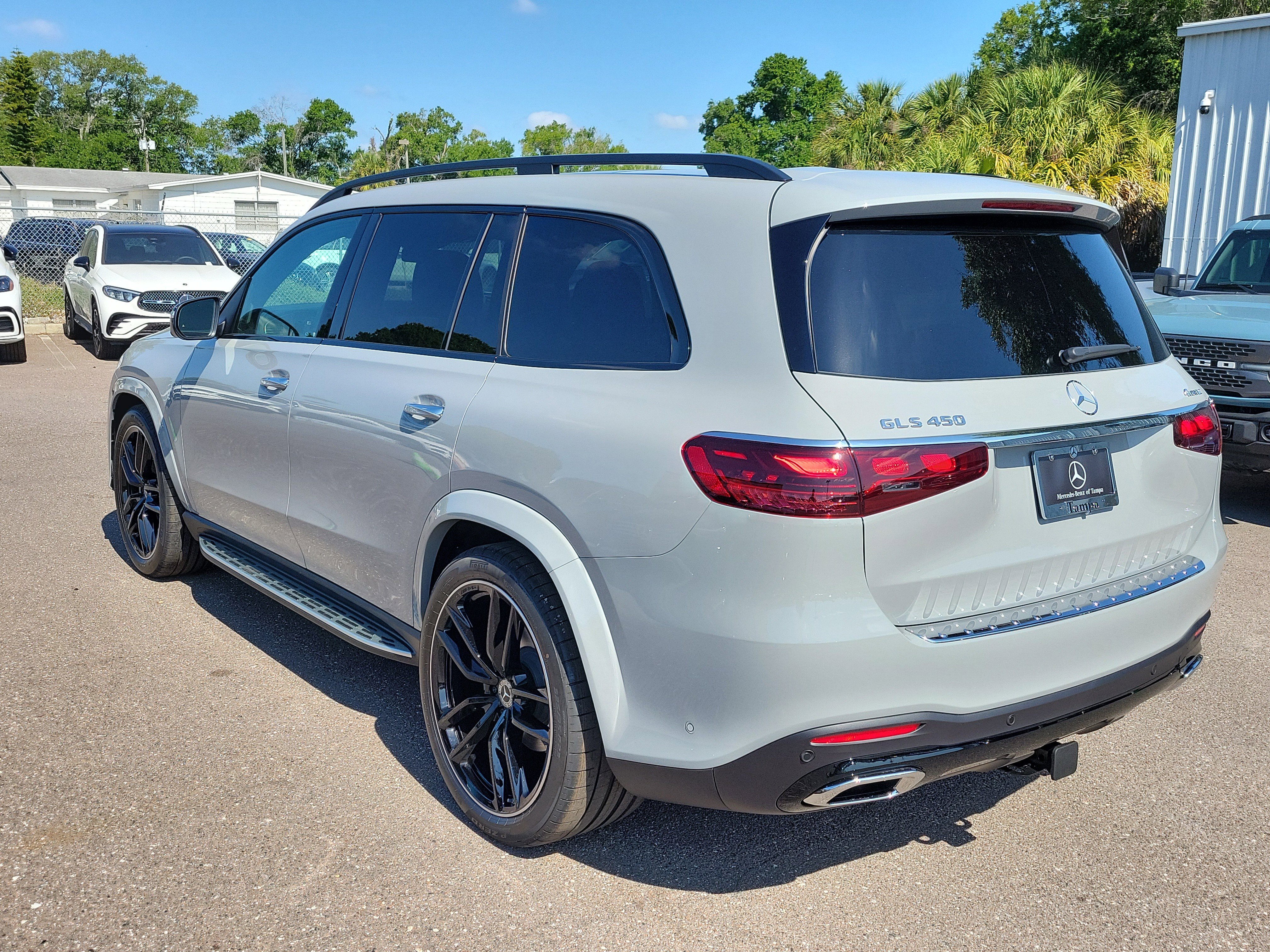 New 2026 Mercedes-Benz GLS 450 4MATIC image 4