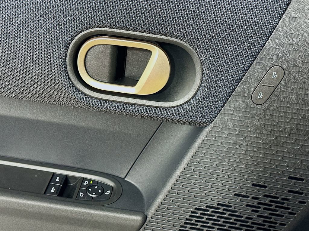 Certified 2025 MINI Cooper 2-Door Hardtop image 19