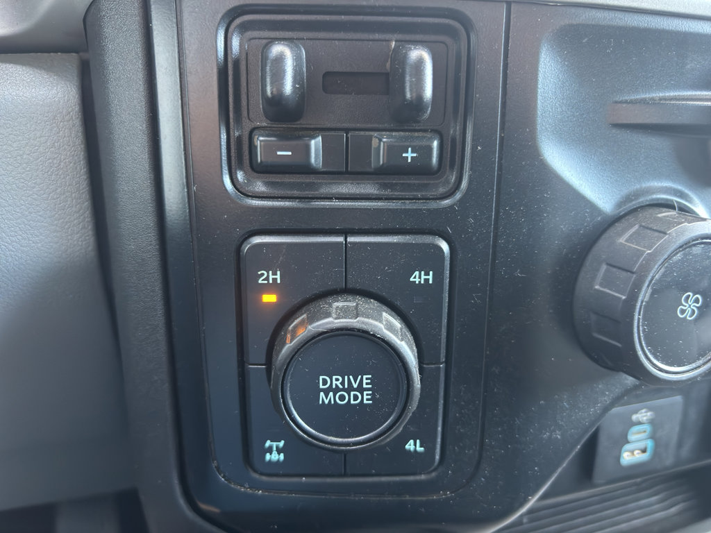 Used 2023 Ford F350 XLT w/ FX4 Off-Road Package image 24