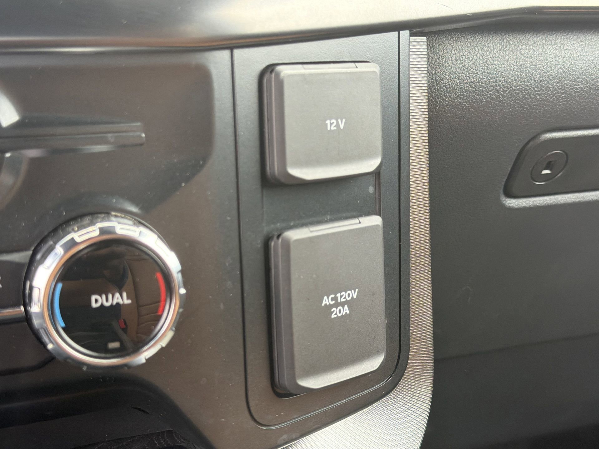 Used 2022 Ford F150 Platinum w/ Equipment Group 701A High AWD/4WD image 9