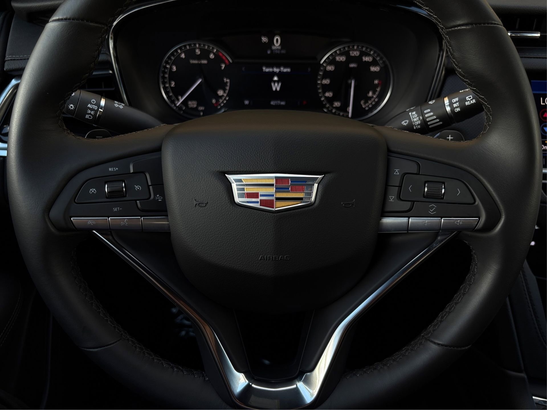 New 2025 Cadillac XT6 Luxury image 19