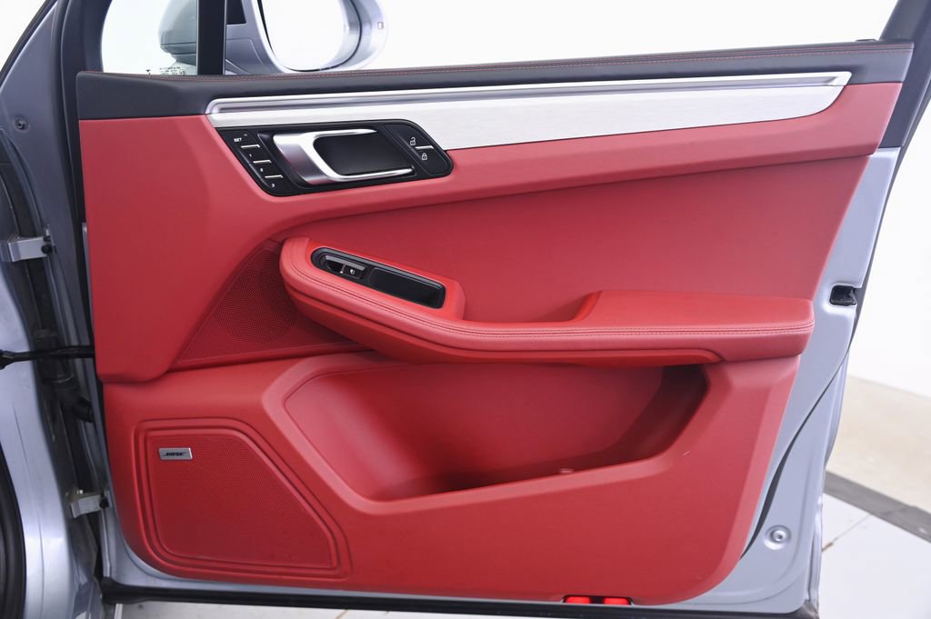 Certified 2021 Porsche Macan Turbo image 20
