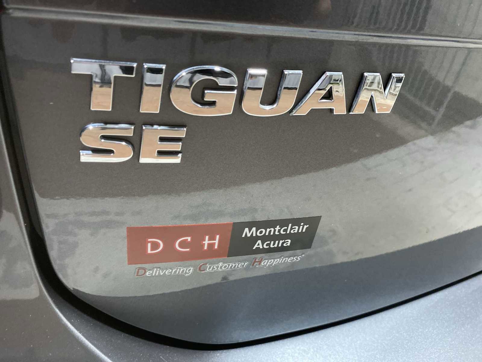 Used 2018 Volkswagen Tiguan SE AWD/4WD image 7