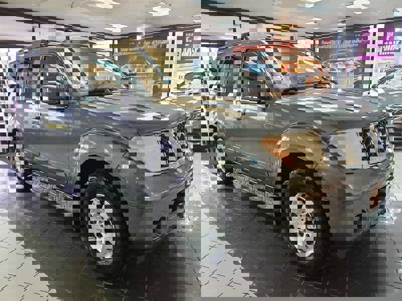 Used 2006 Nissan Pathfinder SE w/ (P01) Se Premium Pkg image 3