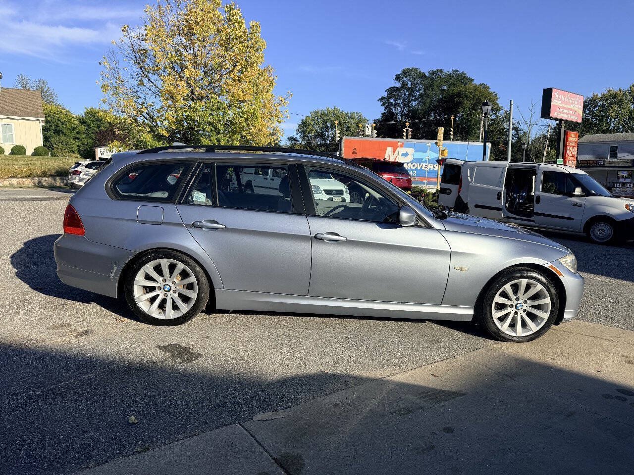 Used 2009 BMW 328i xDrive Wagon AWD/4WD image 7