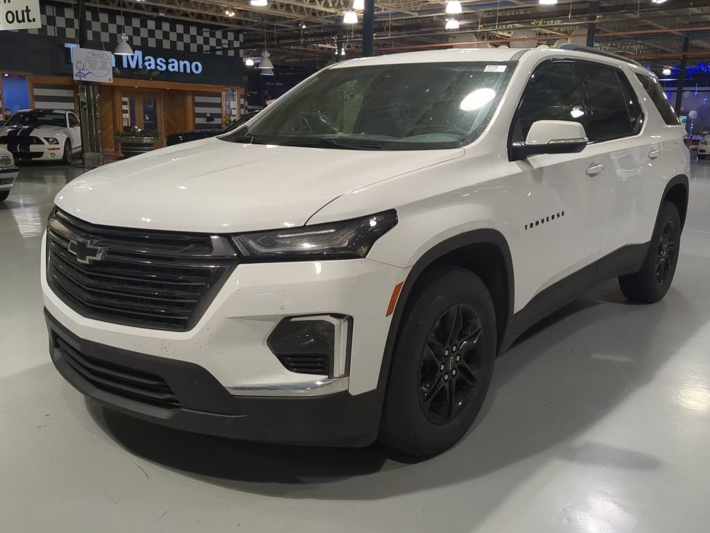 Used 2023 Chevrolet Traverse LT FWD image 1