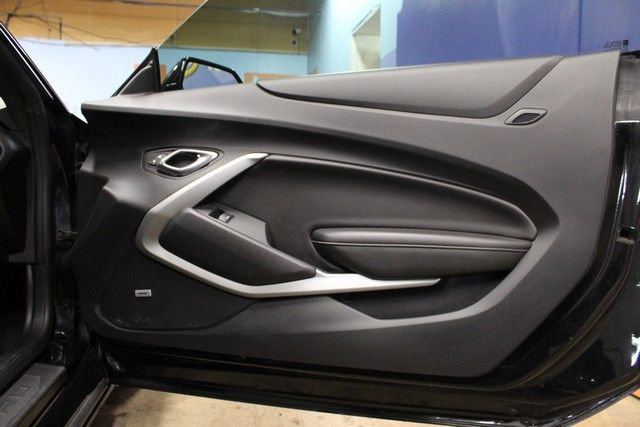 Used 2016 Chevrolet Camaro LT w/ Technology Package RWD image 9