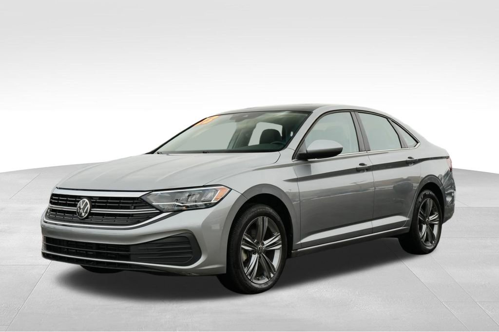 Used 2023 Volkswagen Jetta SE w/ Panoramic Sunroof Package image 3