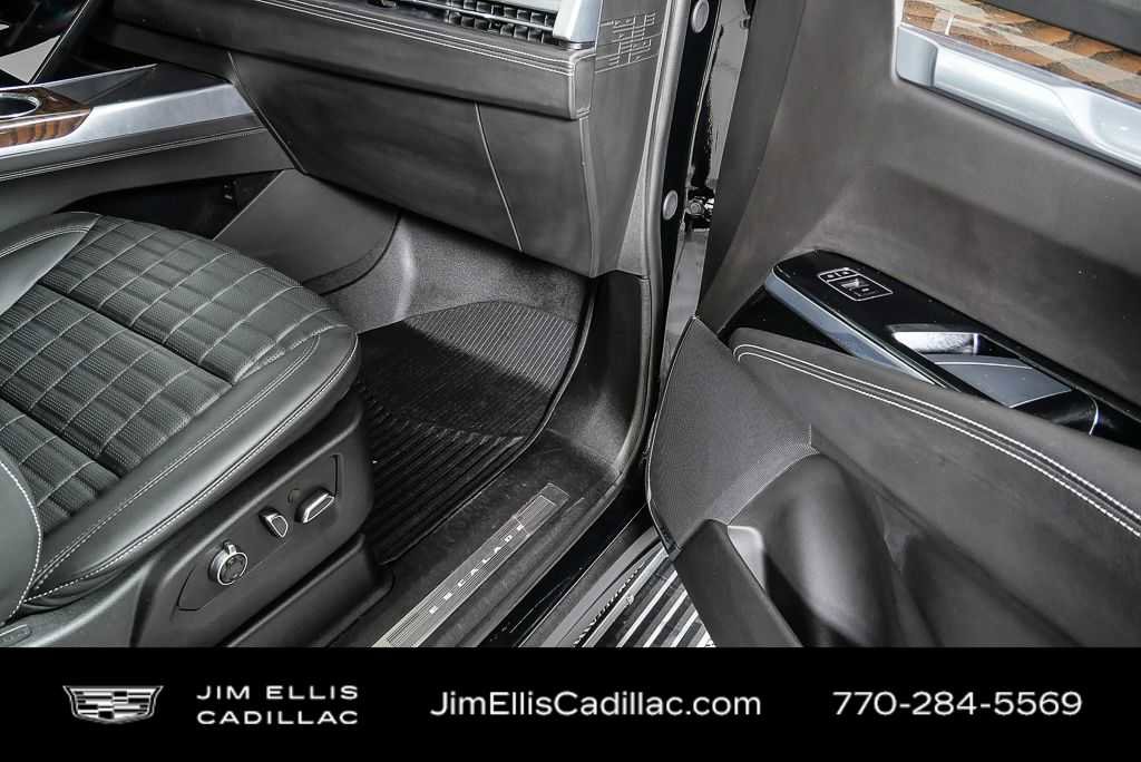 Used 2025 Cadillac Escalade Sport Platinum AWD/4WD image 25