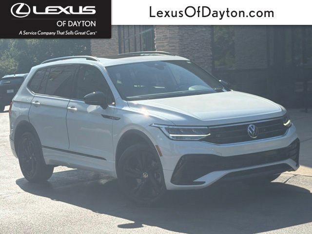 Used 2023 Volkswagen Tiguan SE R-Line AWD/4WD image 1