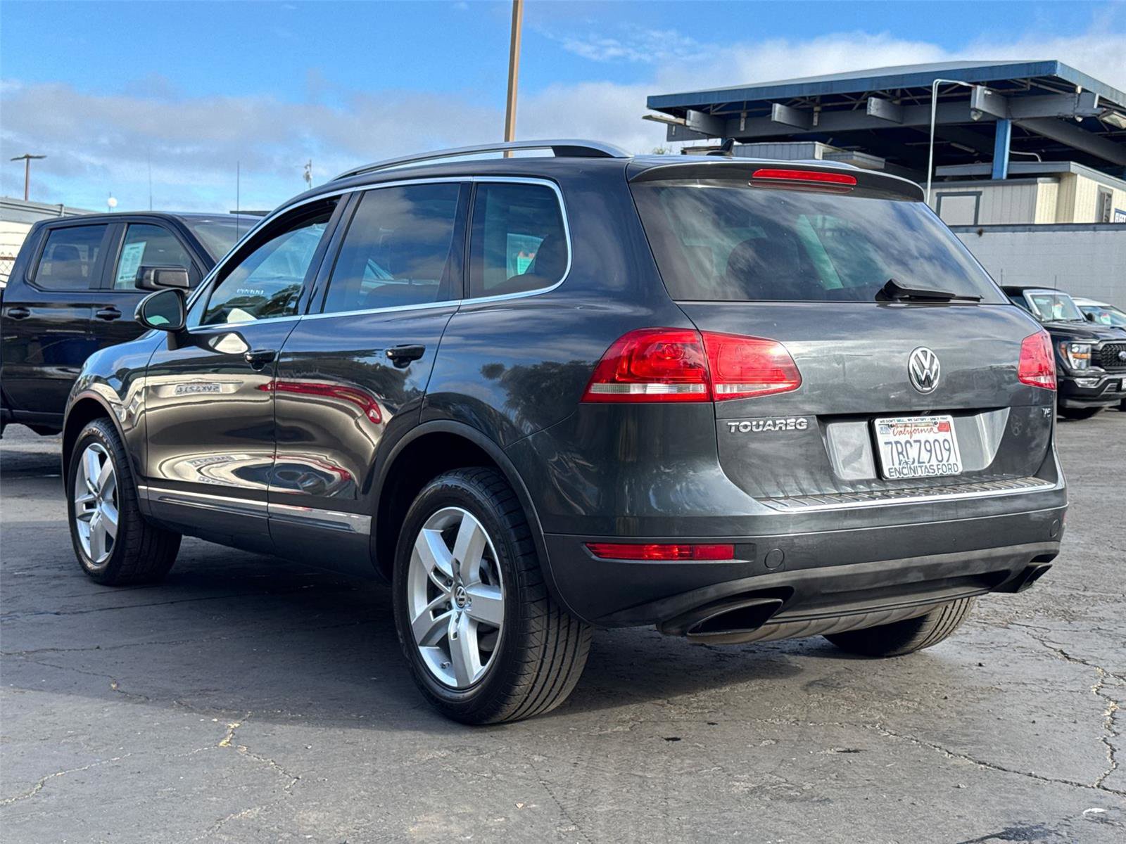 Used 2013 Volkswagen Touareg Lux image 11