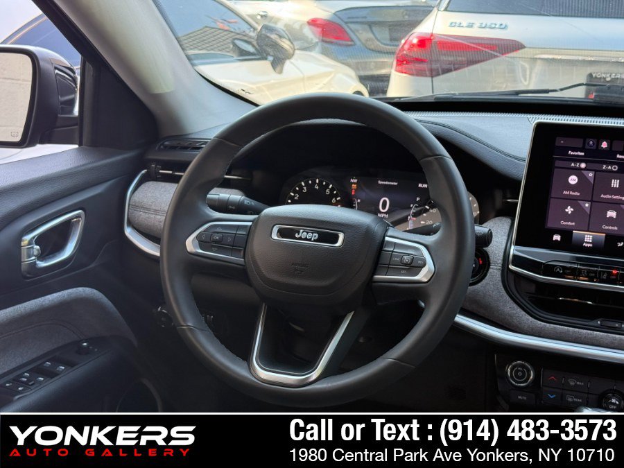 Used 2022 Jeep Compass Latitude AWD/4WD image 33