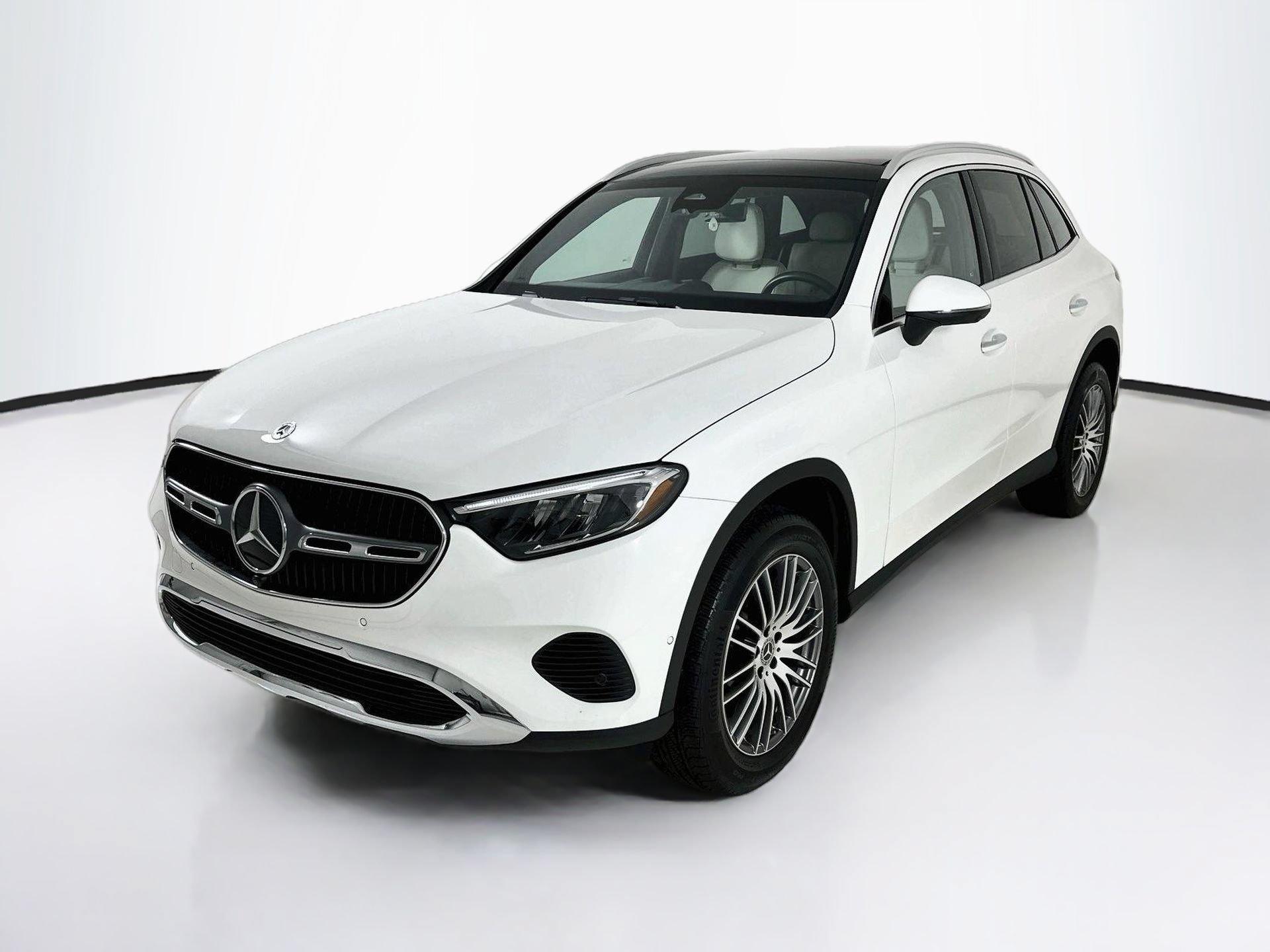 Certified 2026 Mercedes-Benz GLC 300 image 3