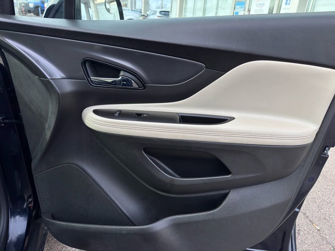 Used 2021 Buick Encore Preferred image 27