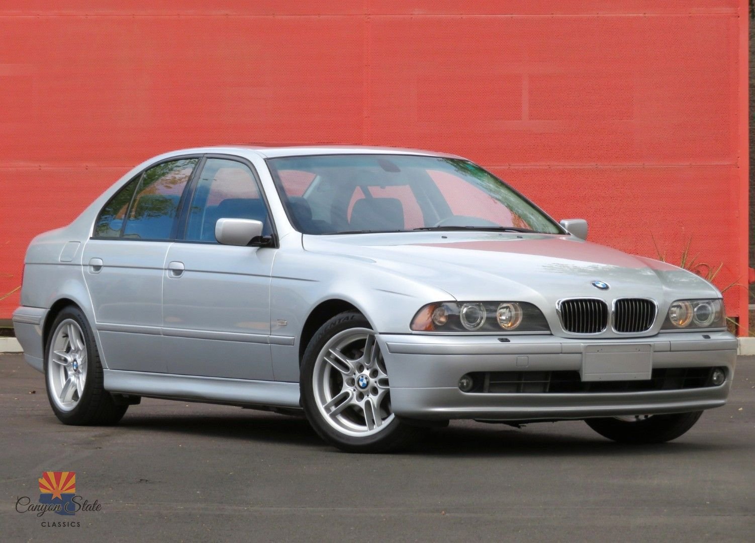 Used 2002 BMW 540i Sedan image 1