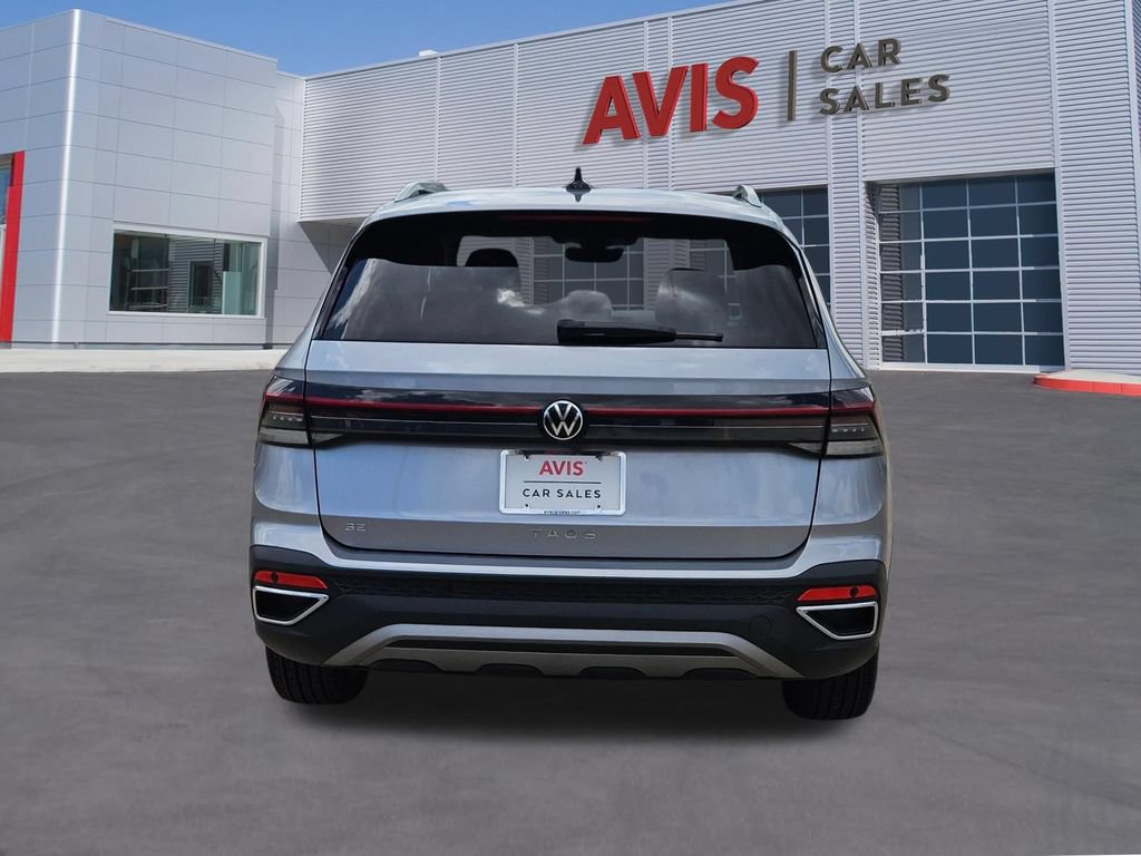Used 2025 Volkswagen Taos SE FWD image 6