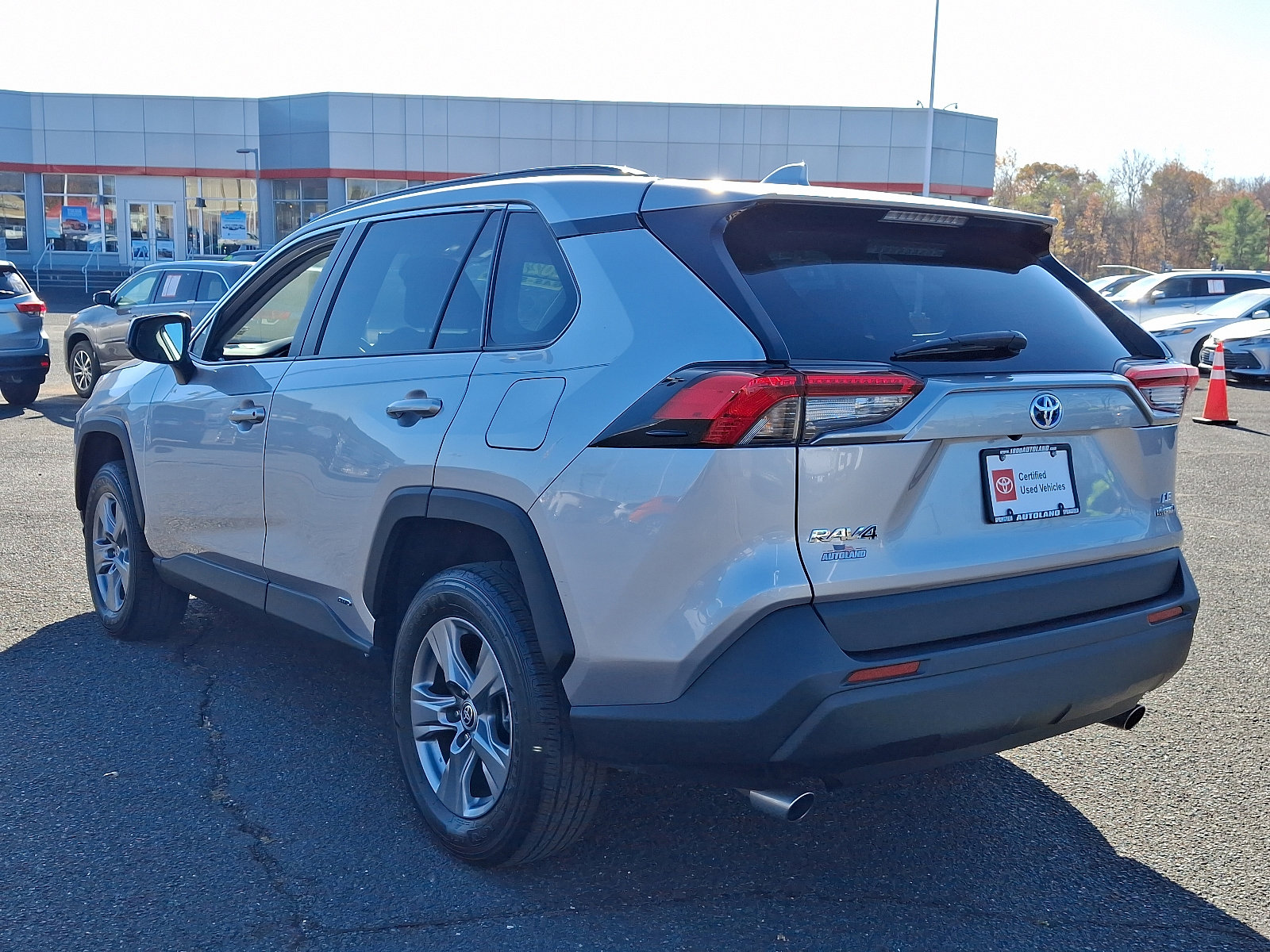 Used 2022 Toyota RAV4 LE image 4