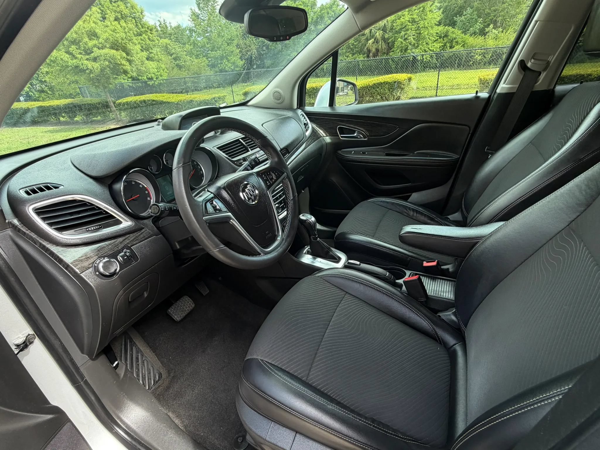Used 2014 Buick Encore FWD image 11