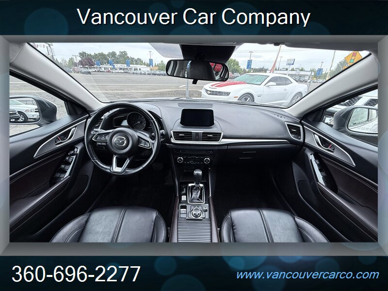 Used 2018 MAZDA MAZDA3 Touring FWD image 29