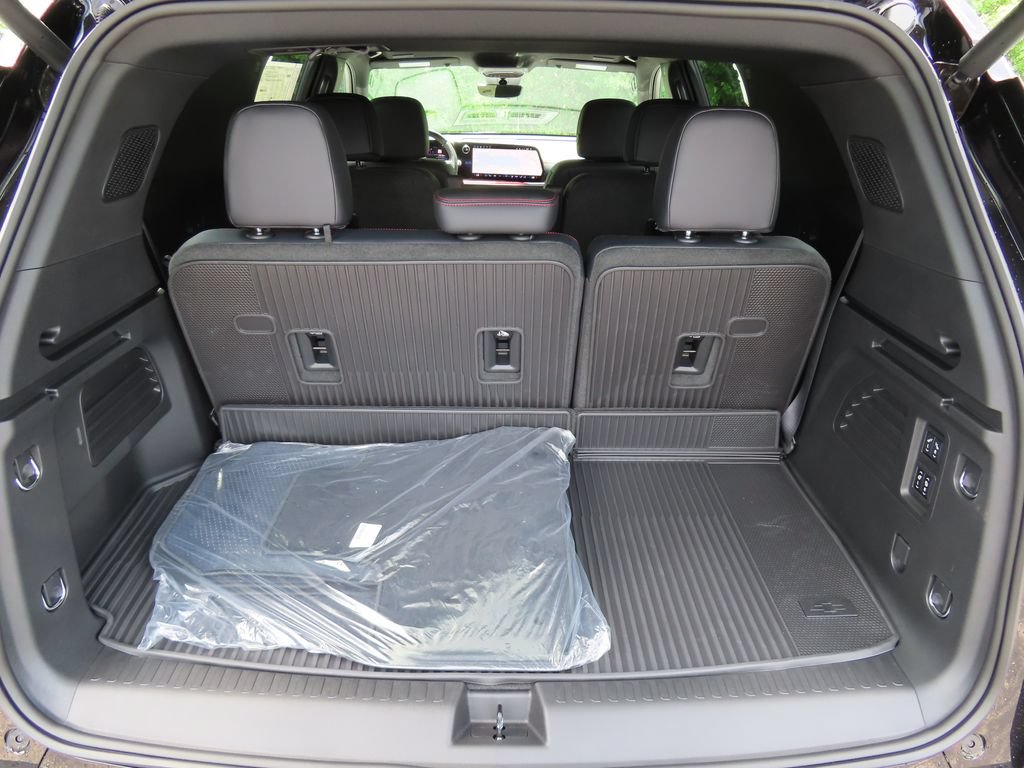 New 2026 Chevrolet Traverse RS w/ LPO, Floor Liner Package AWD/4WD image 21