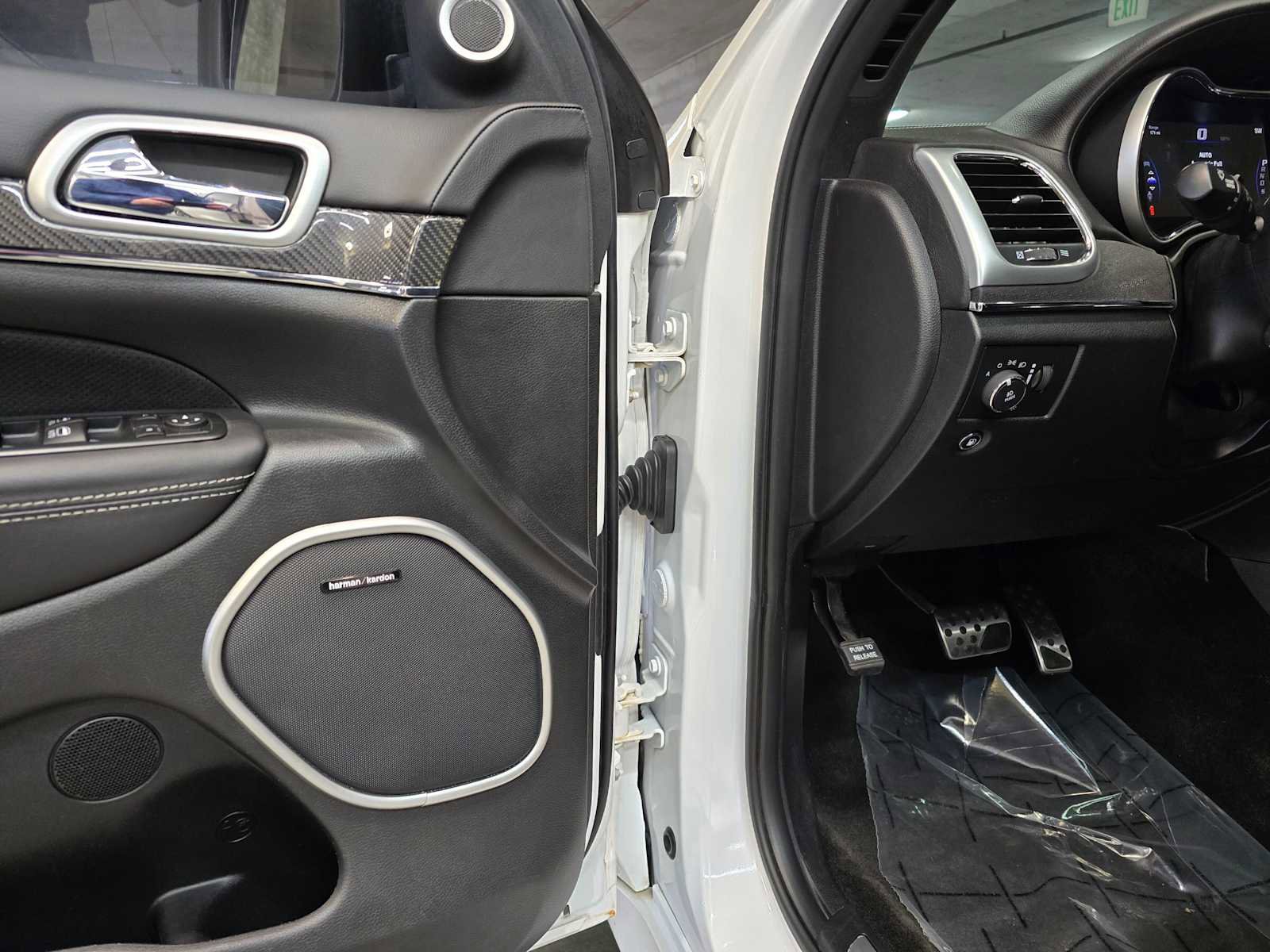 Used 2015 Jeep Grand Cherokee SRT w/ Luxury Group II image 25