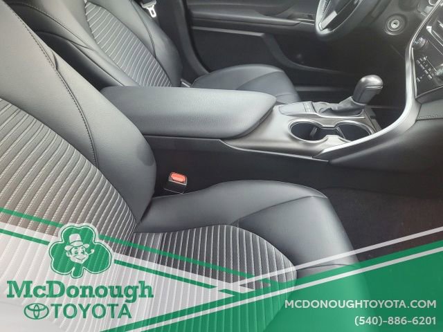 Used 2024 Toyota Camry SE image 36
