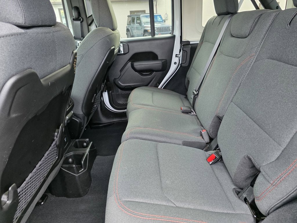 Used 2025 Jeep Wrangler Unlimited Rubicon image 8
